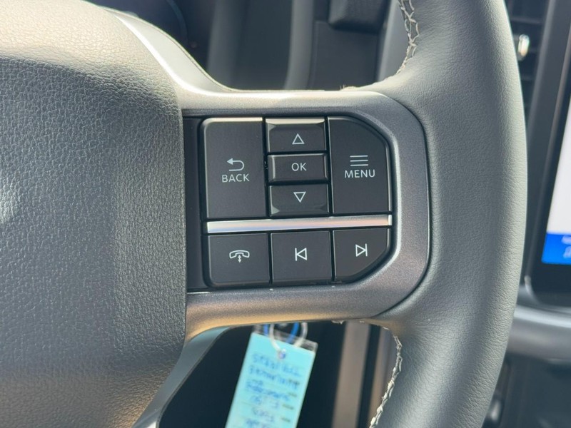 Ford F-150 Vehicle Full-screen Gallery Image 11