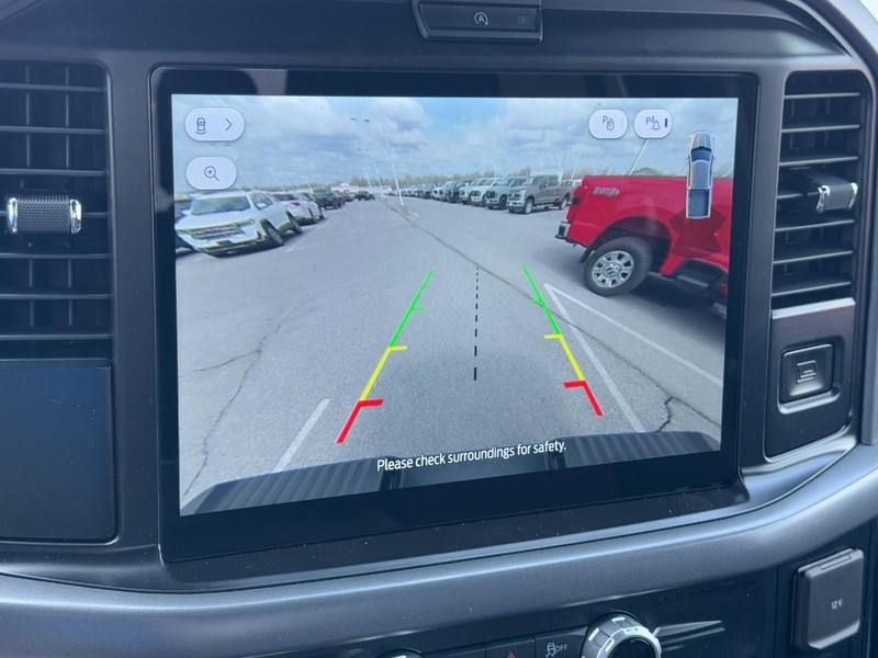 Ford F-150 Vehicle Full-screen Gallery Image 13