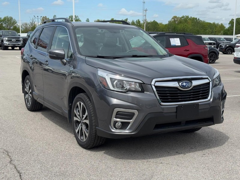 Subaru Forester Vehicle Full-screen Gallery Image 2