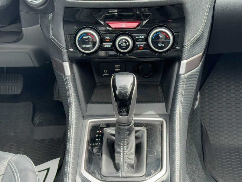 Subaru Forester Vehicle Full-screen Gallery Image 15