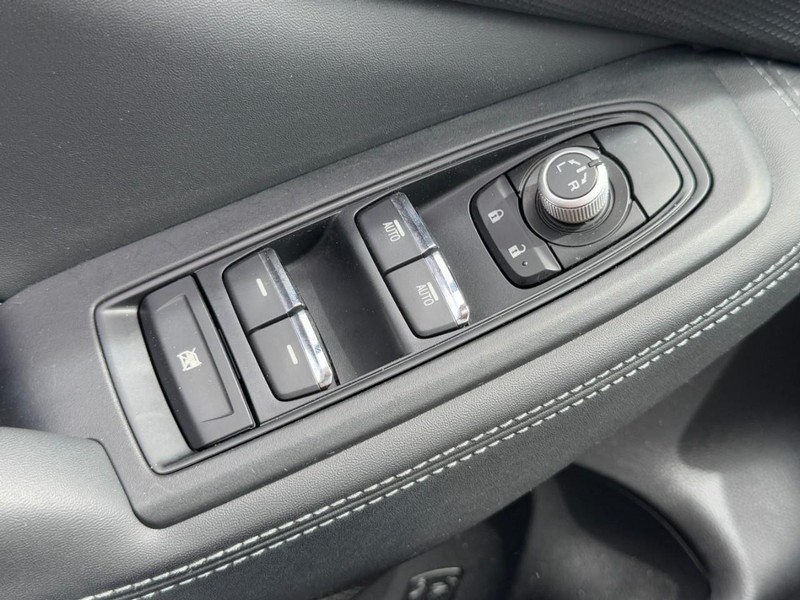 Subaru Forester Vehicle Full-screen Gallery Image 24