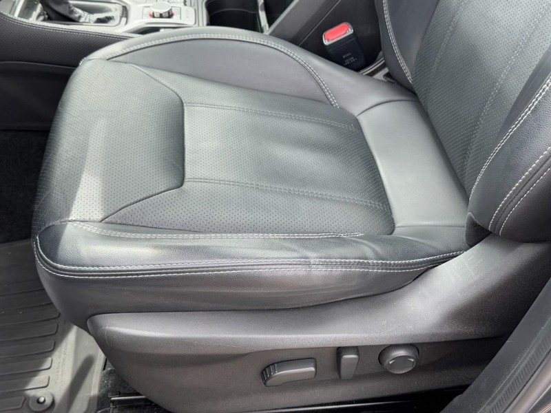 Subaru Forester Vehicle Full-screen Gallery Image 25
