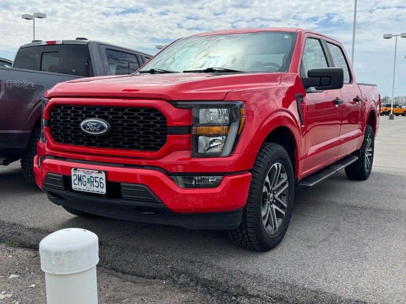 Ford F-150 Vehicle Full-screen Gallery Image 2