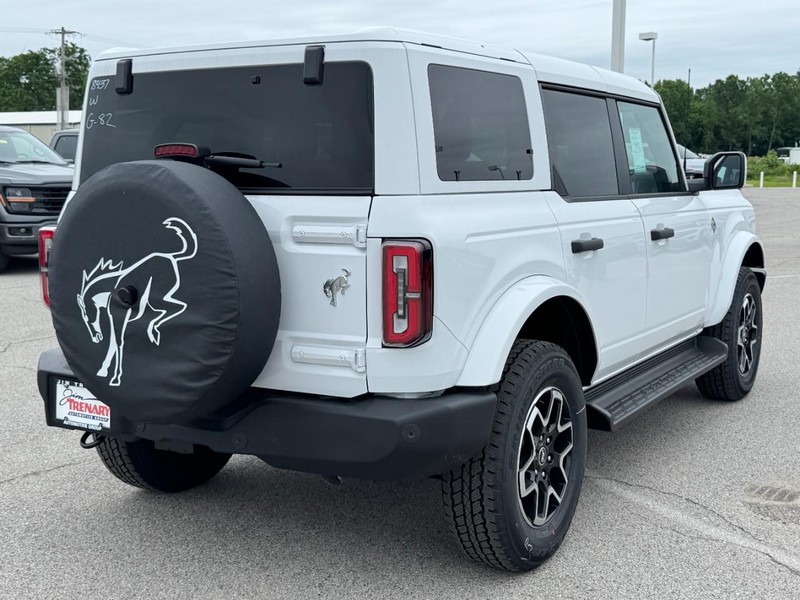 Ford Bronco Vehicle Image 03