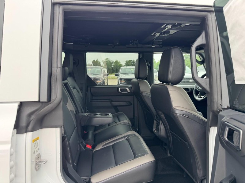 Ford Bronco Vehicle Image 05