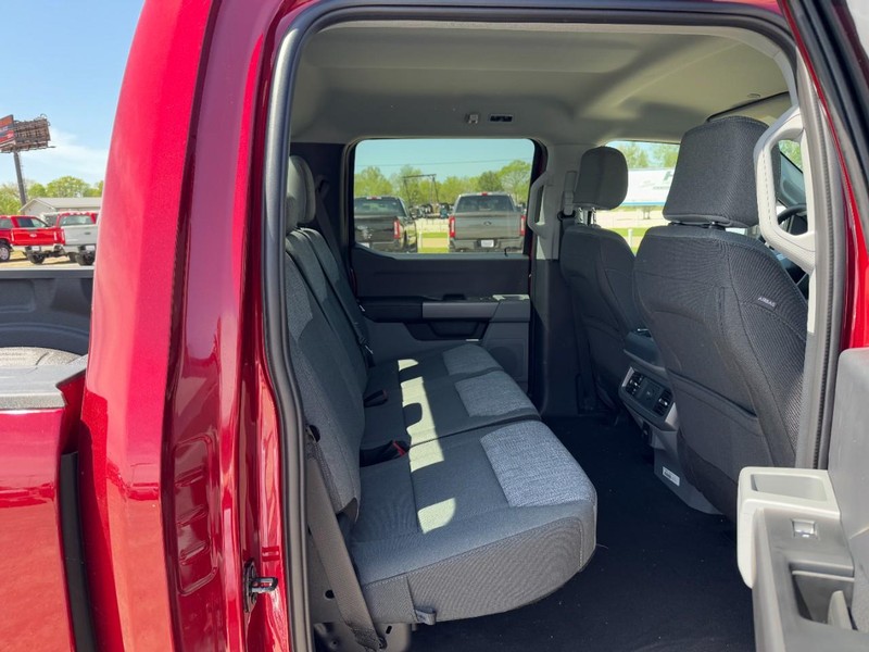 Ford Super Duty F-350 SRW Vehicle Image 05