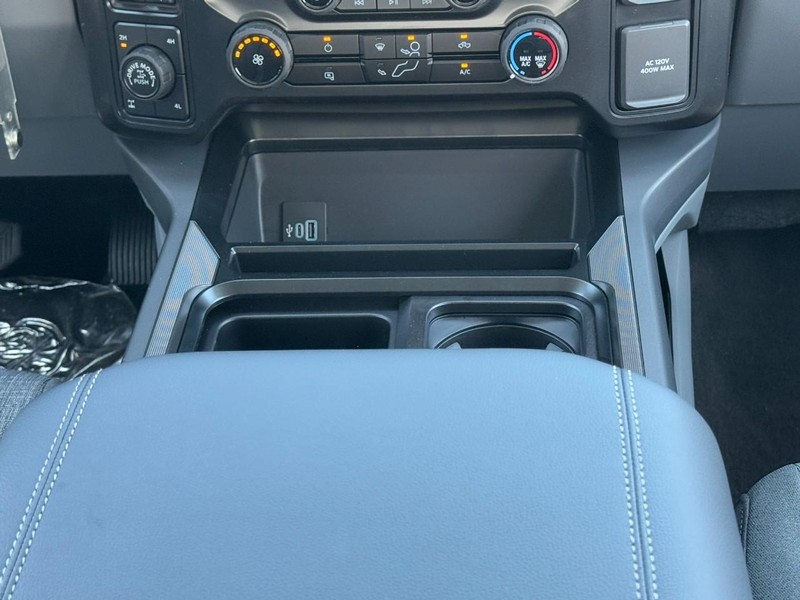 Ford Super Duty F-350 SRW Vehicle Image 09