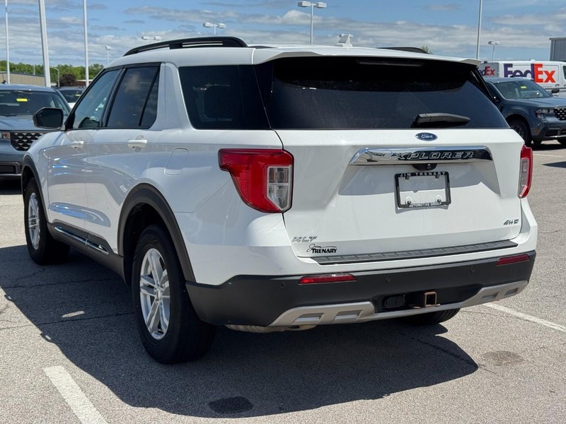 Ford Explorer Vehicle Image 06