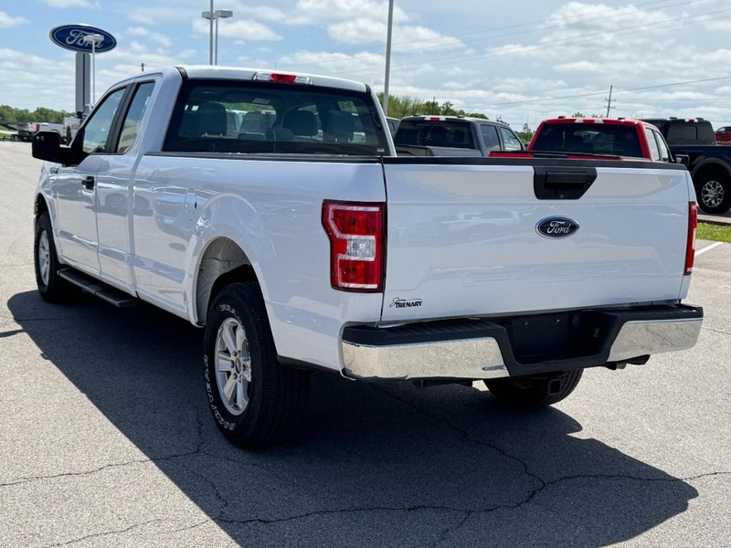 Ford F-150 Vehicle Full-screen Gallery Image 6