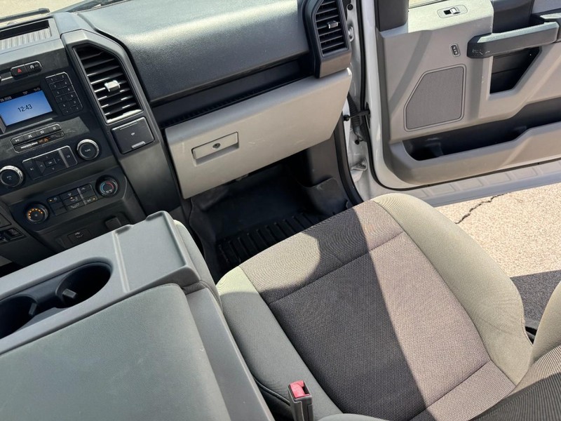 Ford F-150 Vehicle Full-screen Gallery Image 15