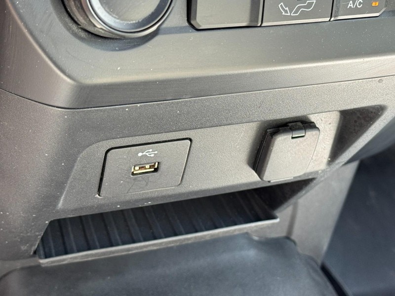 Ford F-150 Vehicle Full-screen Gallery Image 19