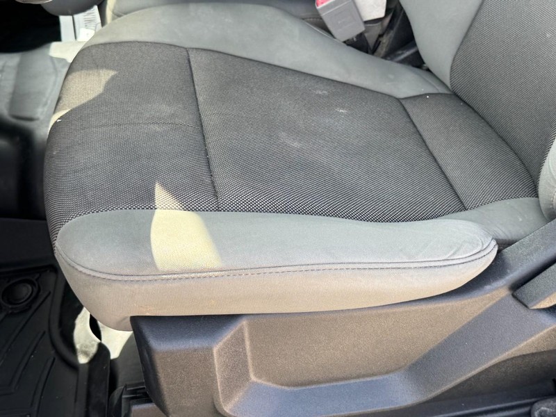 Ford F-150 Vehicle Full-screen Gallery Image 23