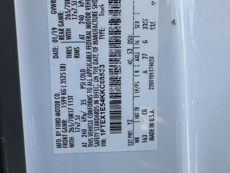 Ford F-150 Vehicle Full-screen Gallery Image 24