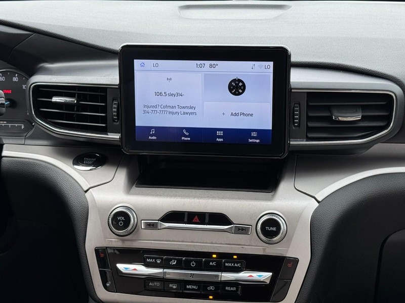 Ford Explorer Vehicle Full-screen Gallery Image 13