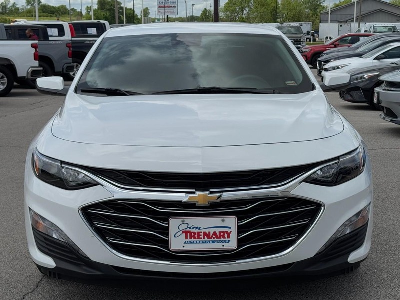 Chevrolet Malibu Vehicle Image 08