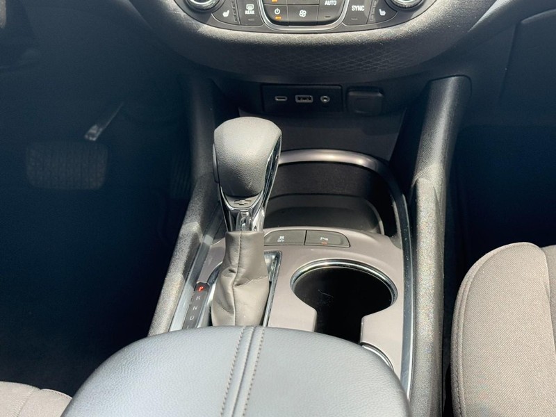 Chevrolet Malibu Vehicle Image 13