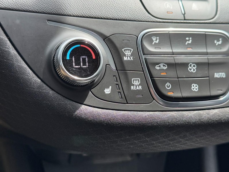 Chevrolet Malibu Vehicle Image 18