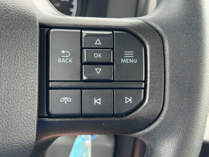 Ford Super Duty F-250 SRW Vehicle Full-screen Gallery Image 11