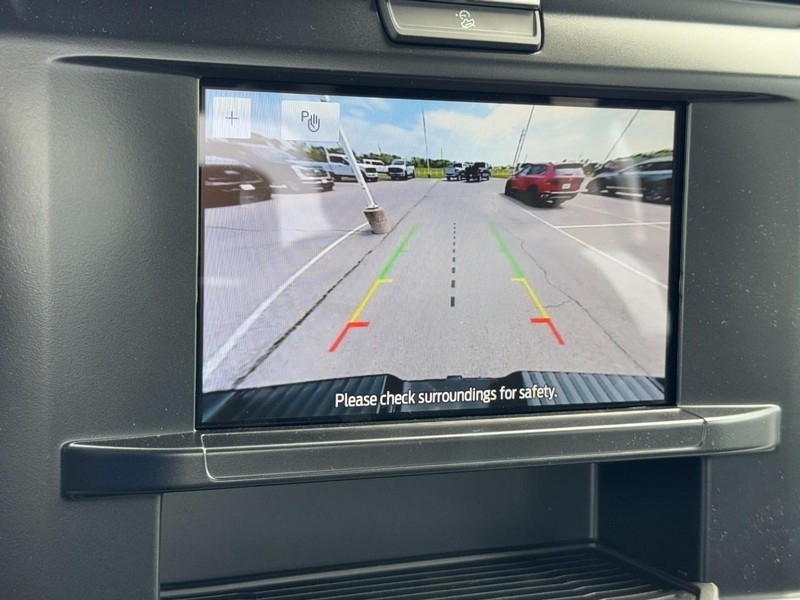 Ford Super Duty F-250 SRW Vehicle Full-screen Gallery Image 14