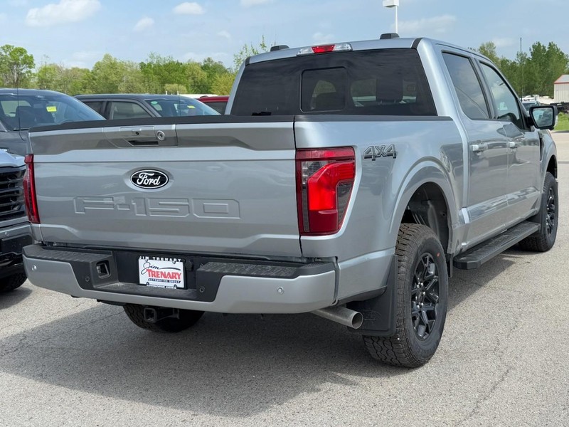 Ford F-150 Vehicle Full-screen Gallery Image 3
