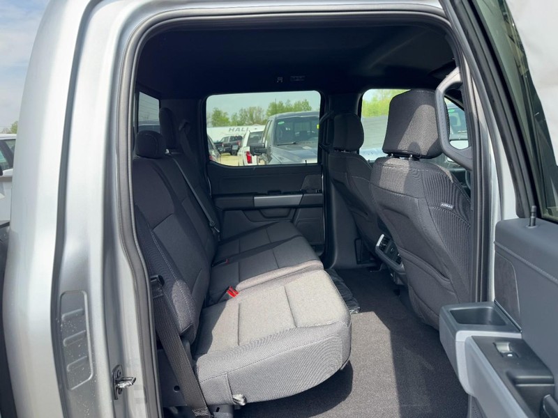 Ford F-150 Vehicle Full-screen Gallery Image 5