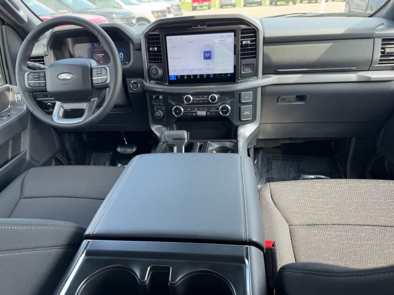 Ford F-150 Vehicle Full-screen Gallery Image 6