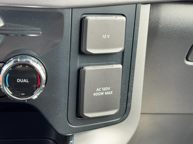 Ford F-150 Vehicle Full-screen Gallery Image 13