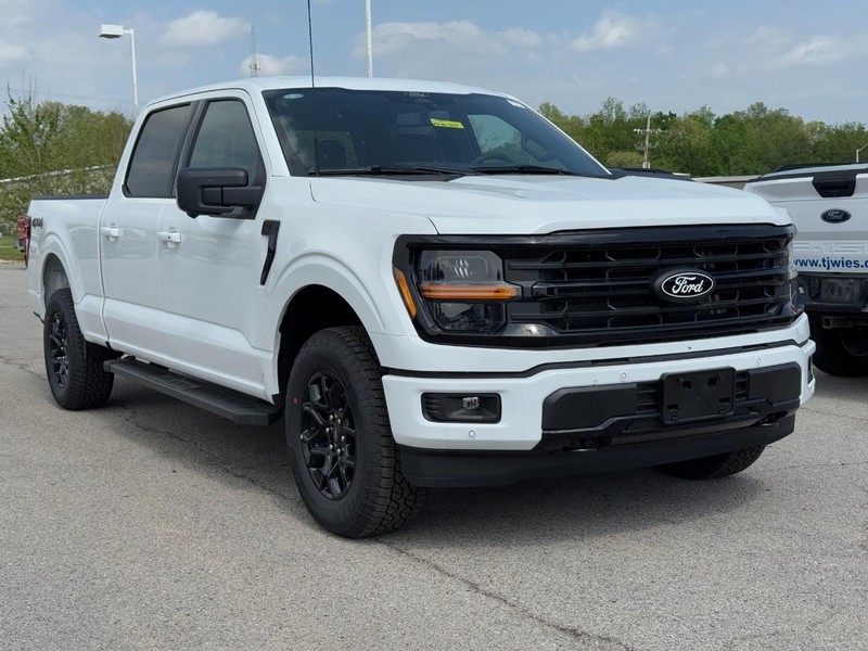 Ford F-150 Vehicle Full-screen Gallery Image 2