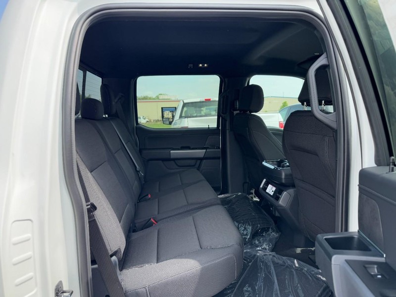 Ford F-150 Vehicle Full-screen Gallery Image 5