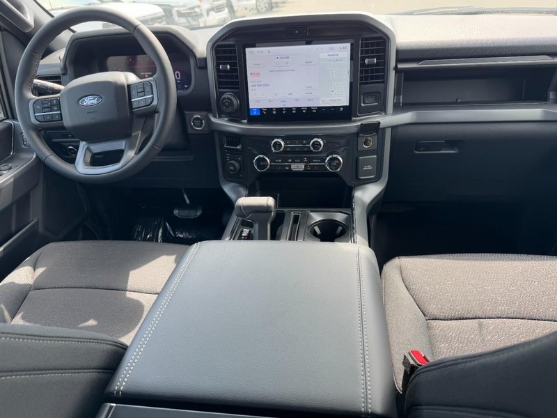 Ford F-150 Vehicle Full-screen Gallery Image 6