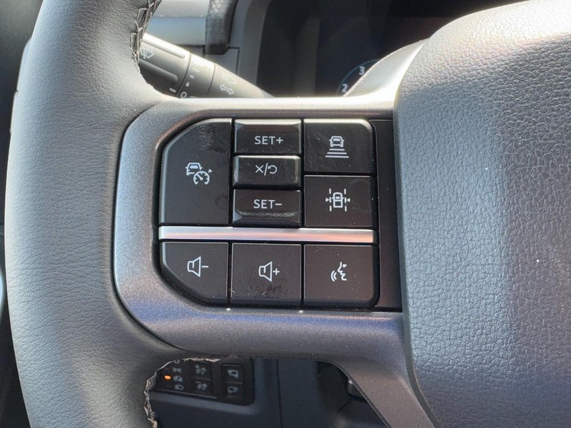 Ford F-150 Vehicle Full-screen Gallery Image 10