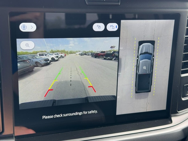 Ford F-150 Vehicle Full-screen Gallery Image 15