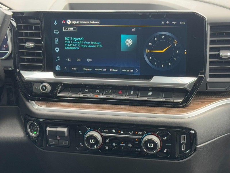 Chevrolet Silverado 1500 Vehicle Full-screen Gallery Image 13