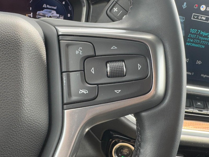 Chevrolet Silverado 1500 Vehicle Full-screen Gallery Image 17