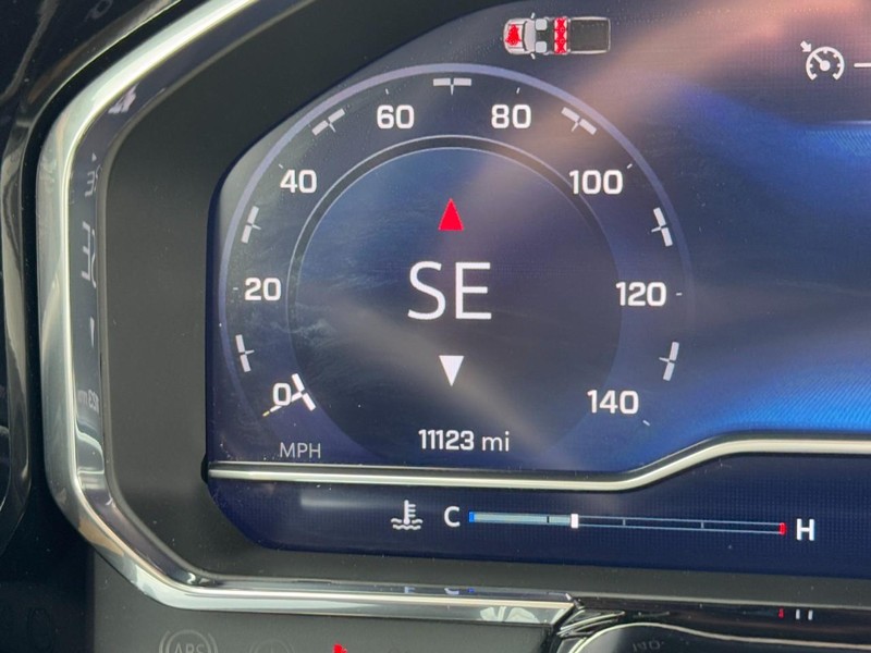 Chevrolet Silverado 1500 Vehicle Full-screen Gallery Image 18