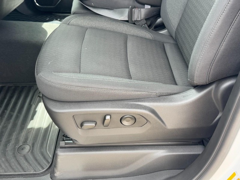 Chevrolet Silverado 1500 Vehicle Full-screen Gallery Image 23