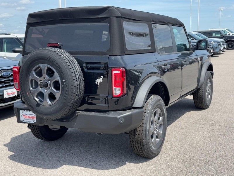 Ford Bronco Vehicle Image 03