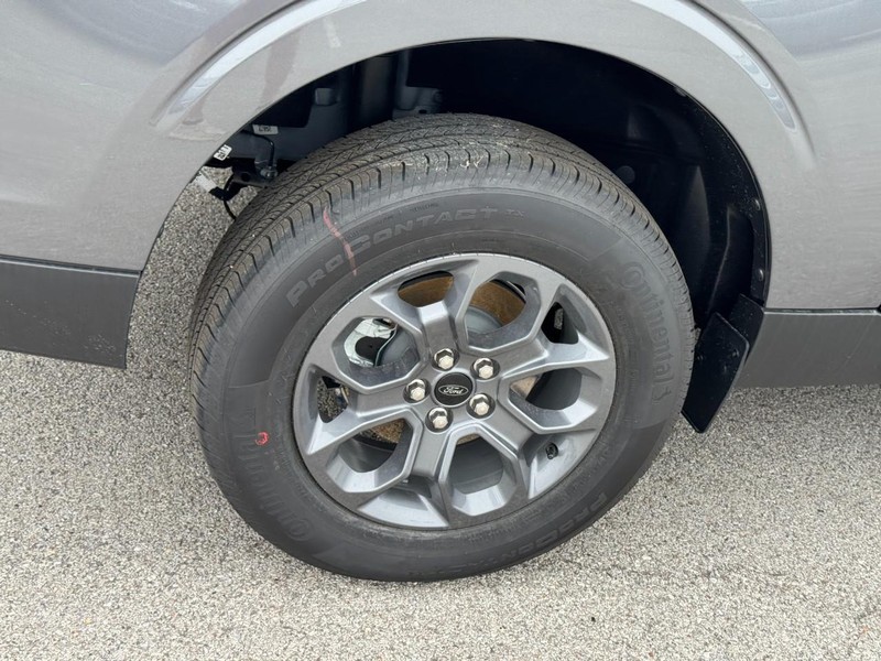 Ford Maverick Vehicle Image 04