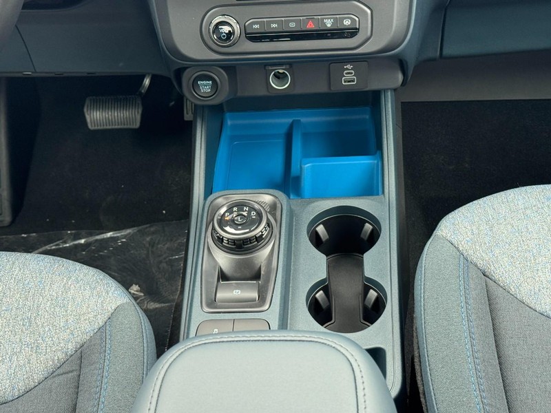Ford Maverick Vehicle Image 09