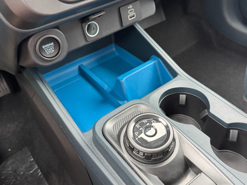 Ford Maverick Vehicle Image 12