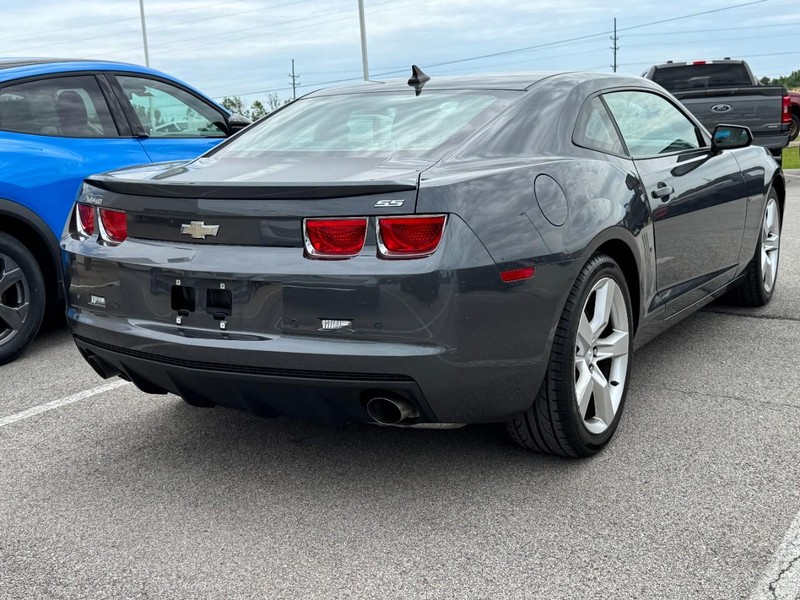 Chevrolet Camaro Vehicle Full-screen Gallery Image 3