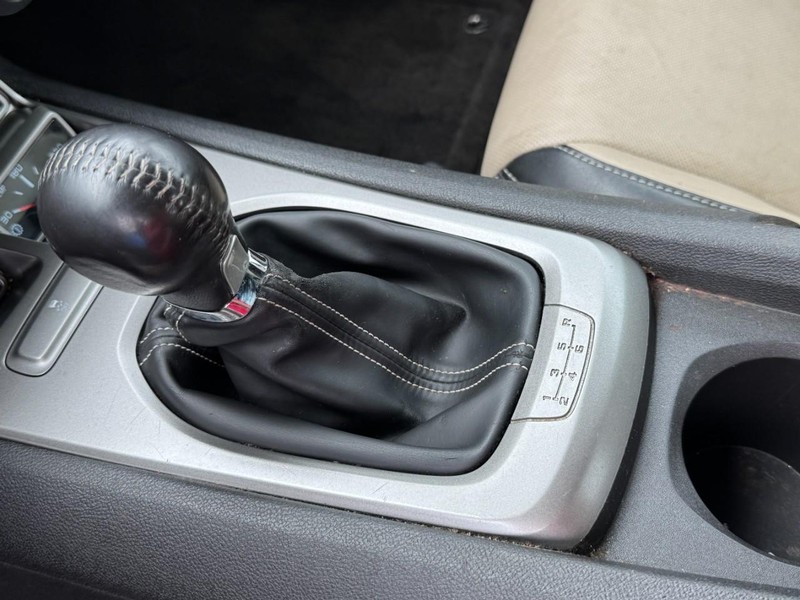 Chevrolet Camaro Vehicle Full-screen Gallery Image 21