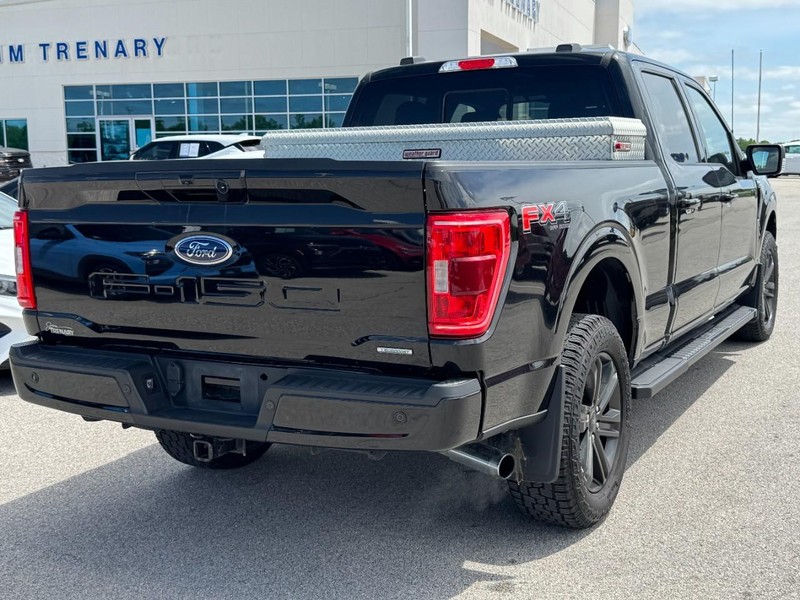 Ford F-150 Vehicle Full-screen Gallery Image 3