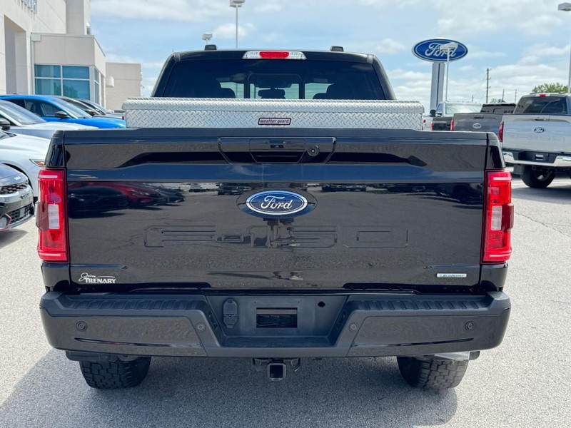 Ford F-150 Vehicle Full-screen Gallery Image 4