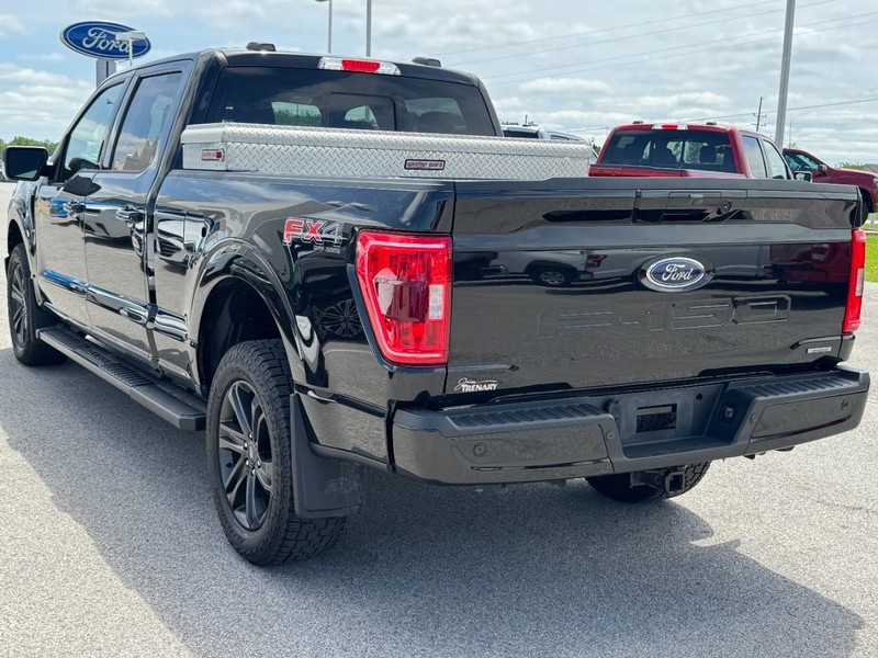 Ford F-150 Vehicle Full-screen Gallery Image 6