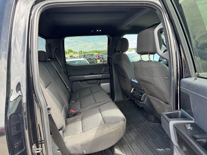 Ford F-150 Vehicle Full-screen Gallery Image 10