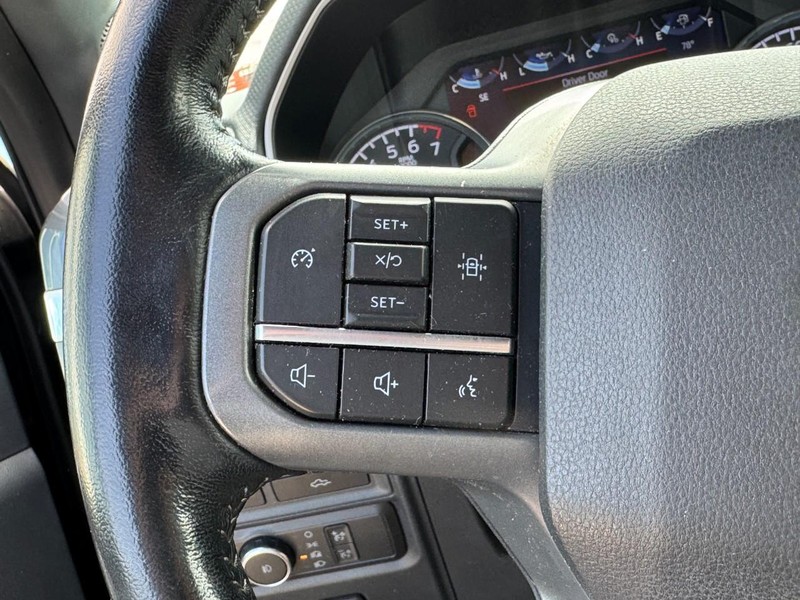 Ford F-150 Vehicle Full-screen Gallery Image 16