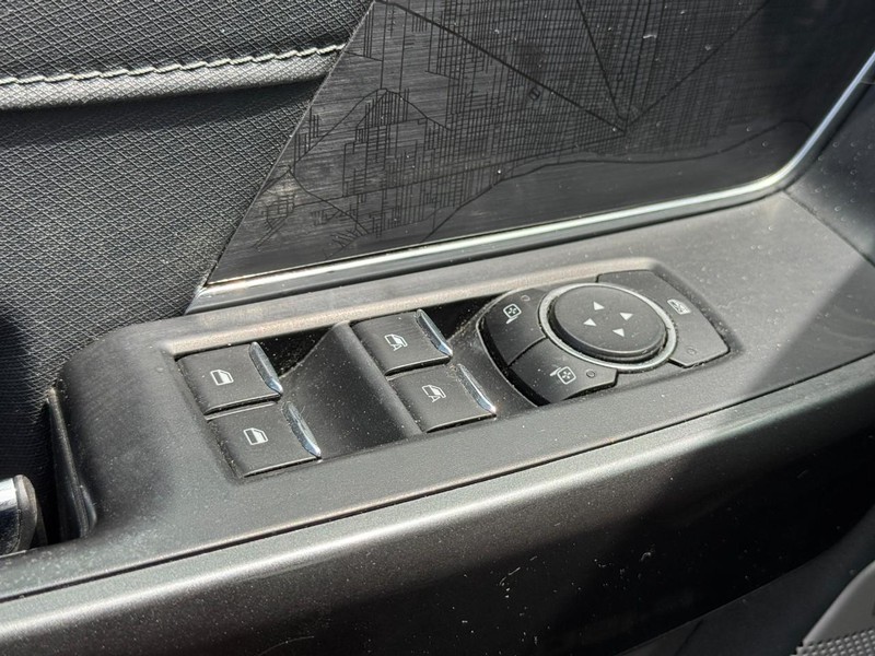 Ford F-150 Vehicle Full-screen Gallery Image 22