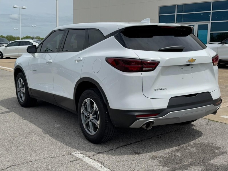 Chevrolet Blazer Vehicle Full-screen Gallery Image 06