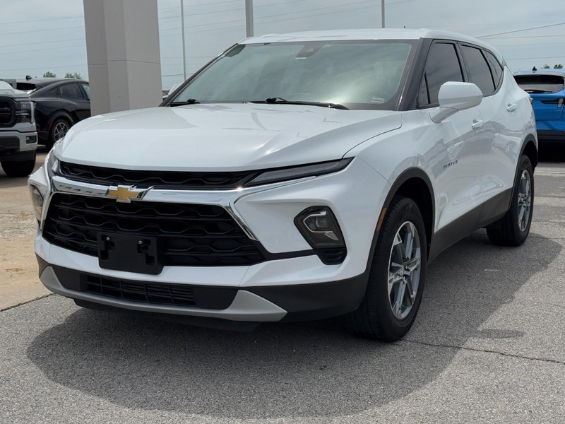 Chevrolet Blazer Vehicle Full-screen Gallery Image 08